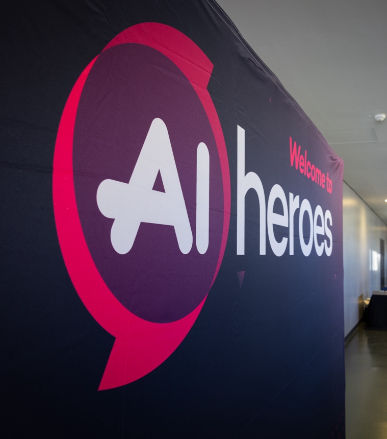 Banner di benvenuto con il logo AI Heroes